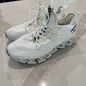 Vooncosir Athletic Breathable Mesh Running Shoes Mens 6.5 White Fashion Sneakers